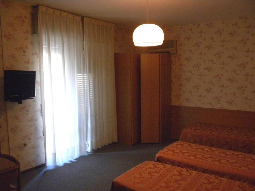 Hotel Rosengarten Pavia Rom bilde