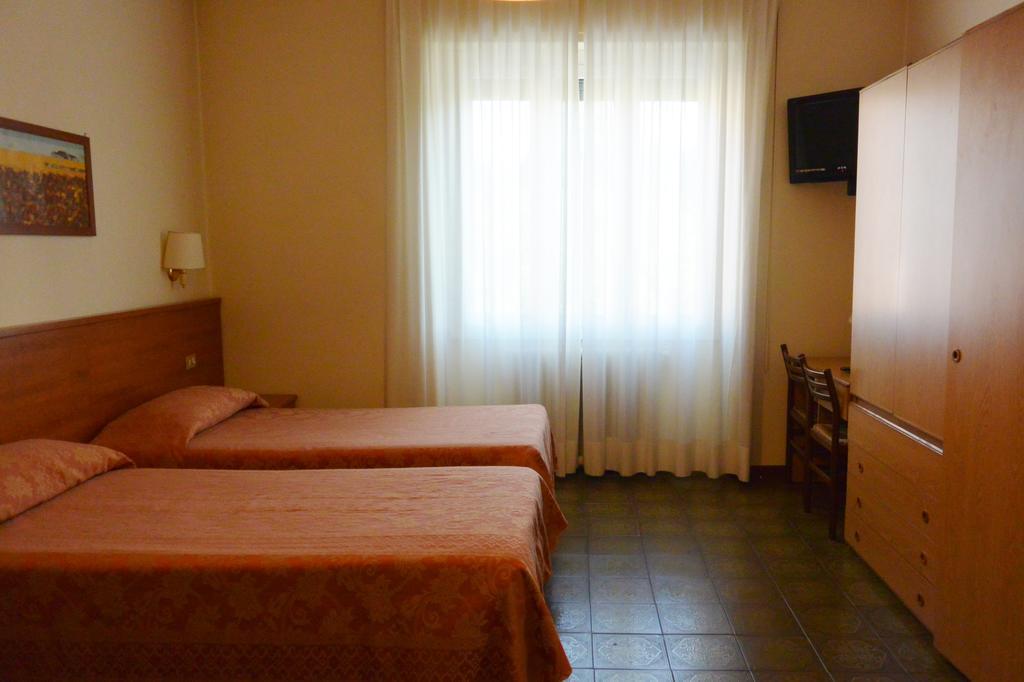 Hotel Rosengarten Pavia Rom bilde