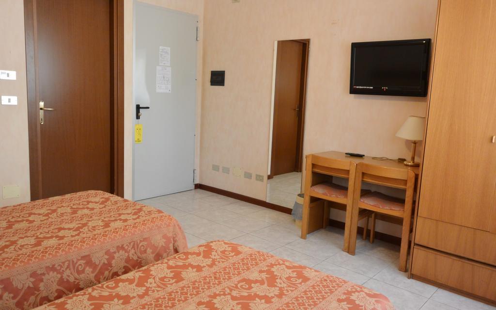 Hotel Rosengarten Pavia Rom bilde