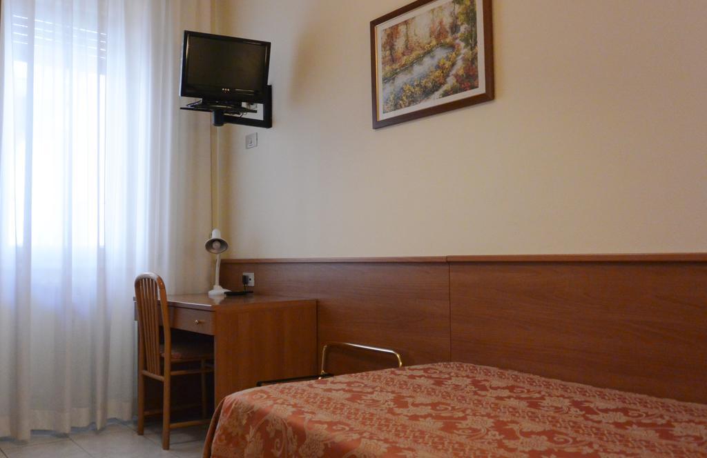 Hotel Rosengarten Pavia Rom bilde